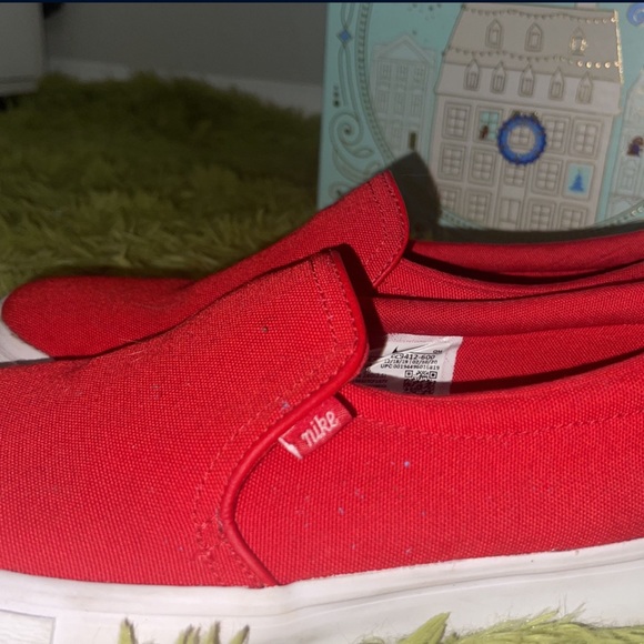 Slip on nike shoes - Picture 3 of 3